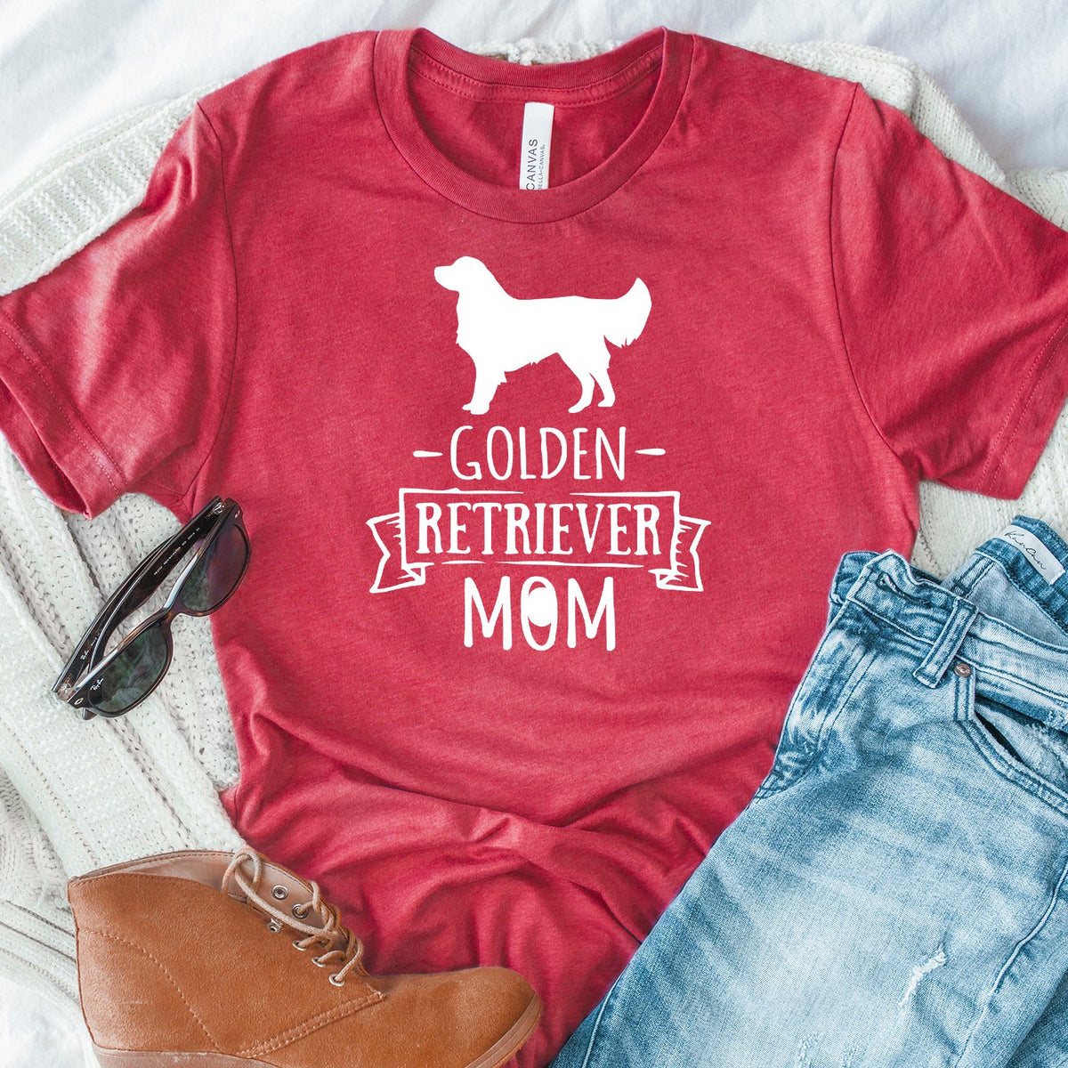 Golden Retriever Mom - Short Sleeve Tee Shirt